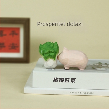 Drevena ukrasna figurica sa svinjom i kupusom, ručno izrezbarena, kreativni poklon, mogućnost prilagodbe