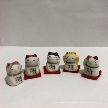 Mini keramičke mačkice u japanskom stilu – set dekoracija za dom