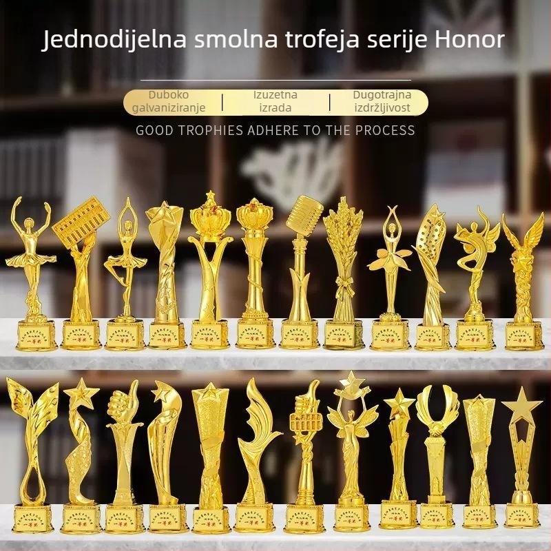 Zlatno lakirani trofej od smole za dječji ples i školsko glazbeno natjecanje, s motivom zlatog božanstva mikrofona