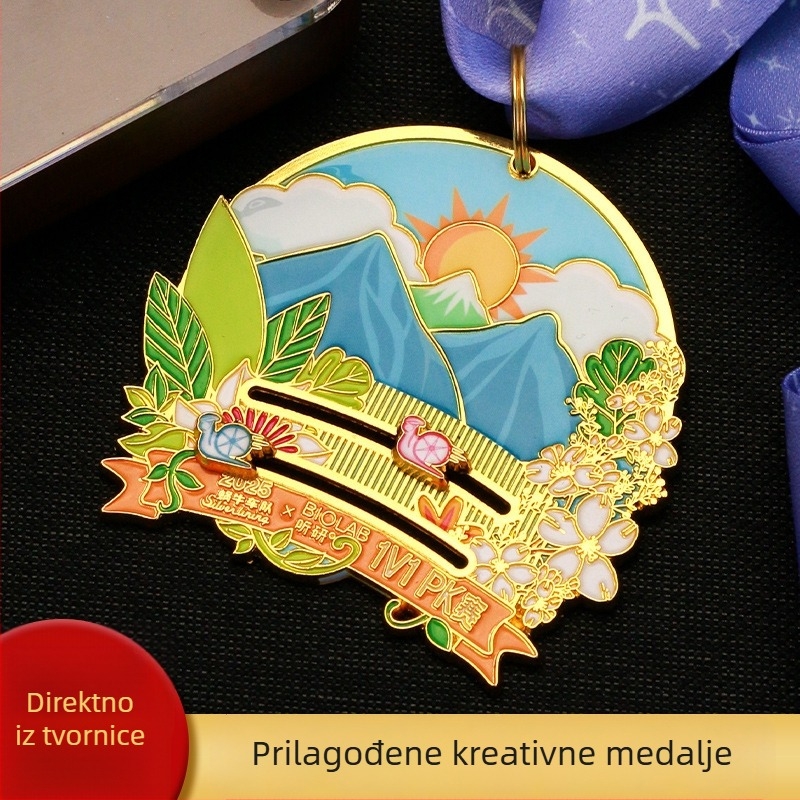 Zlato lakirani klizeći medaljon - prilagođena medalja za maraton i planinsku utrku, počasna medalja