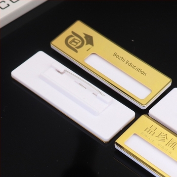24K pozlaćeni metalni službeni identifikacijski znak sa iglom, prilagođeno