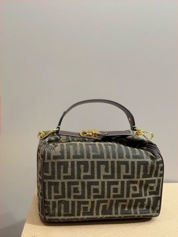 Platnena torba u stilu lunch box s vintage cvjetnim uzorkom, oblik kante, zatvaranje zipom, jedna naramenica, za svakodnevnu uporabu