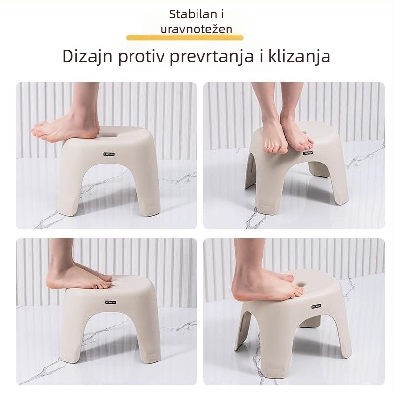 Malo čvrsta, sklopiva niska stolica za djecu, krem boje, nordičkog stila, izdržljiva za dnevni boravak i kupaonicu