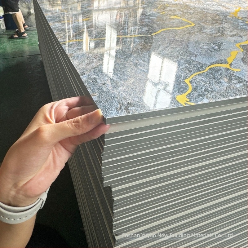 Prilagođeni PVC dekorativni panel visokog sjaja s uzorkom kamena za hotele, restorane i urede (debljina 5 mm ili 8 mm)
