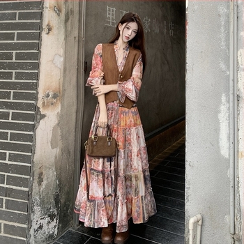 Proljeće 2025 Vintage cvjetni print chiffon maxi haljina s V izrezom, dugi rukavi, plisirana suknja – Veličina L