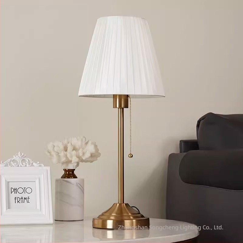 Nordski inspirirana retro noćna lampica za spavaću sobu, europski stil, moderni minimalistički stolni svjetiljka s toplim ambijentalnim svjetlom