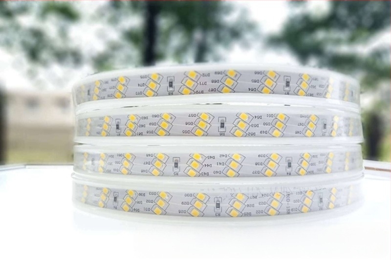 LED traka 2835, vanjska vodootporna, 220V, RGB tri boje, nagnuta troredna stropna svjetiljka za dnevni boravak
