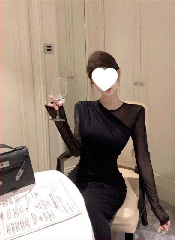 Crna seksi elegantna mrežasta pletena haljina za žene, uska linija struka, dugi rukavi, prilagođeni kroj na bokovima, duga zimska haljina