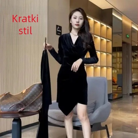 Baršunasta midi haljina s dugim rukavima, uski kroj, naglašen struk, polo collar, crna