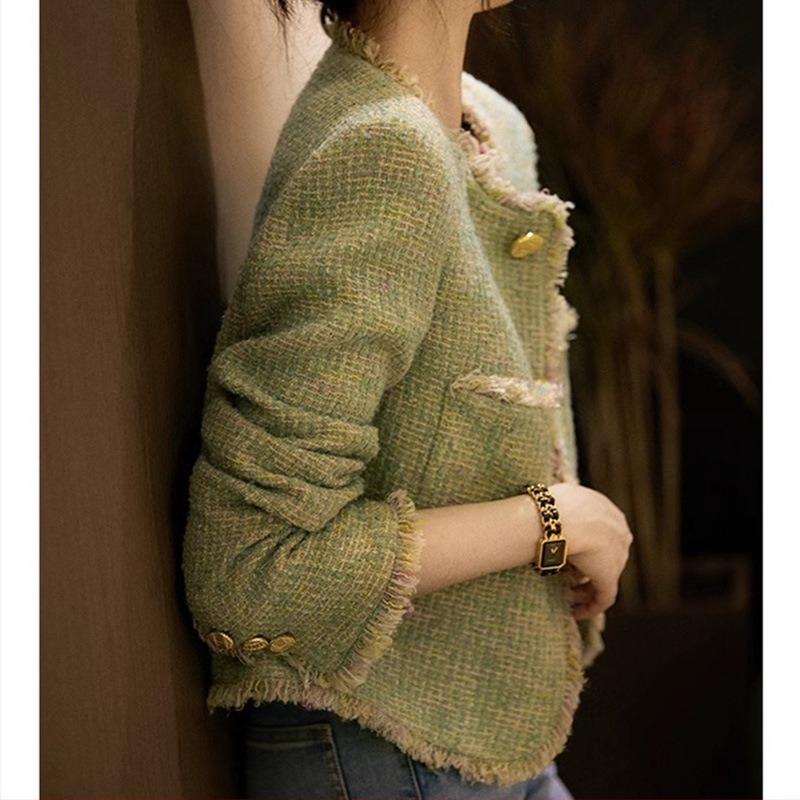 Francuska elegancija, resasti tweed, kratki zeleni ženski sako u Chanel stilu, proljeće i jesen, dojam vrhunske kvalitete