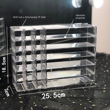 Veliki stolni organizator kozmetike s mrežastim pretincima – prozirno-plastični, za ruževe za usne, lakove za nokte, pudere i cushion foundation.
