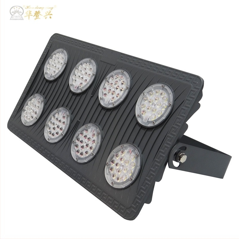 Prilagođeno LED floodlight kućište u Maserati stilu – set 50W-600W