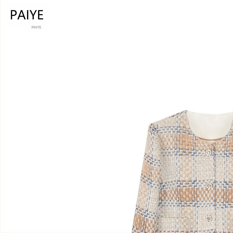 Ženska kratka jakna u toplim nijansama, Chanel stil, karirani tweed, okrugli ovratnik, jesen 2025, A71660