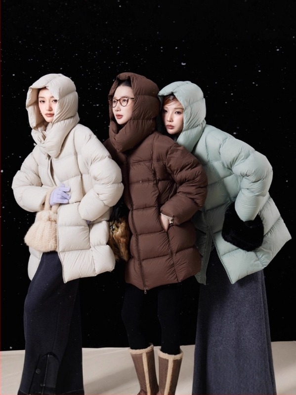 Luqingyi Yunli ženska dugačka down jakna s bijelim guščjim perjem, kapuljača, slobodan kroj, najlon materijal, 91–95% perja, 201–300 g punjenja, duljina 80–100 cm, zima 2025