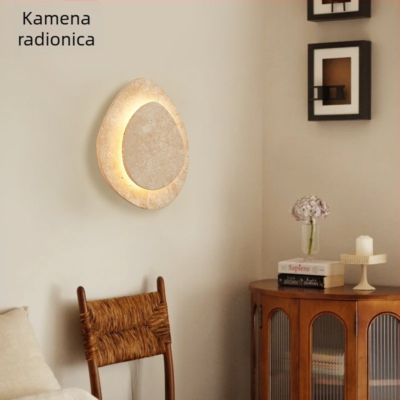 Žuta travertinska zidna lampa za spavaću sobu — dizajnersko svjetlo u luksuznom mid-century stilu