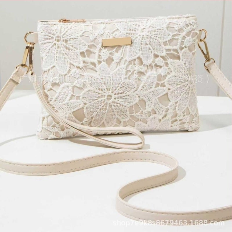 Ženski PU kožni clutch s prorezanim cvjetovima, mali kvadratni oblik, svakodnevni stil, lagani luksuz, jesen 2025