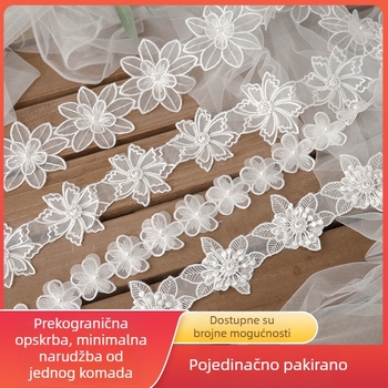 Bijela dvostruko slojevita organza s ručno našivenim perlicama i vezom