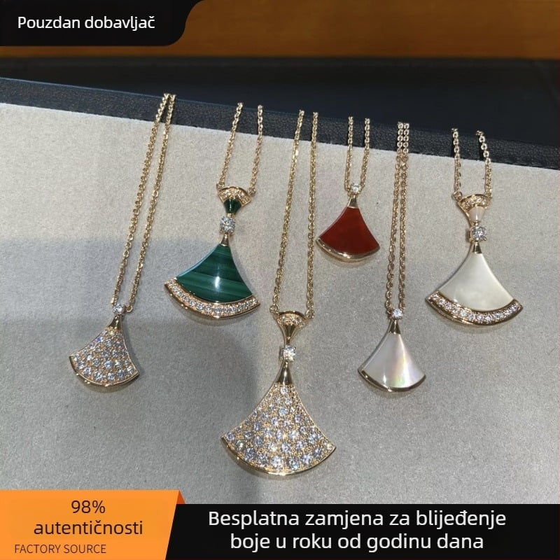 Ženski ogrlica u obliku fanova, VGold premaz, kamenčići, bijeli matični biser i crveni ahat, zmijskog tipa lanac, duljina 41–50 cm