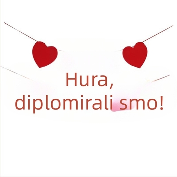 Set za završetak sezone s visećim platnima i balonima za vanjske foto rekvizite i dekoracije ceremonije u vrtiću.