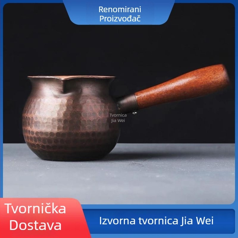 Set bakrenih čajnika za pripremu čaja