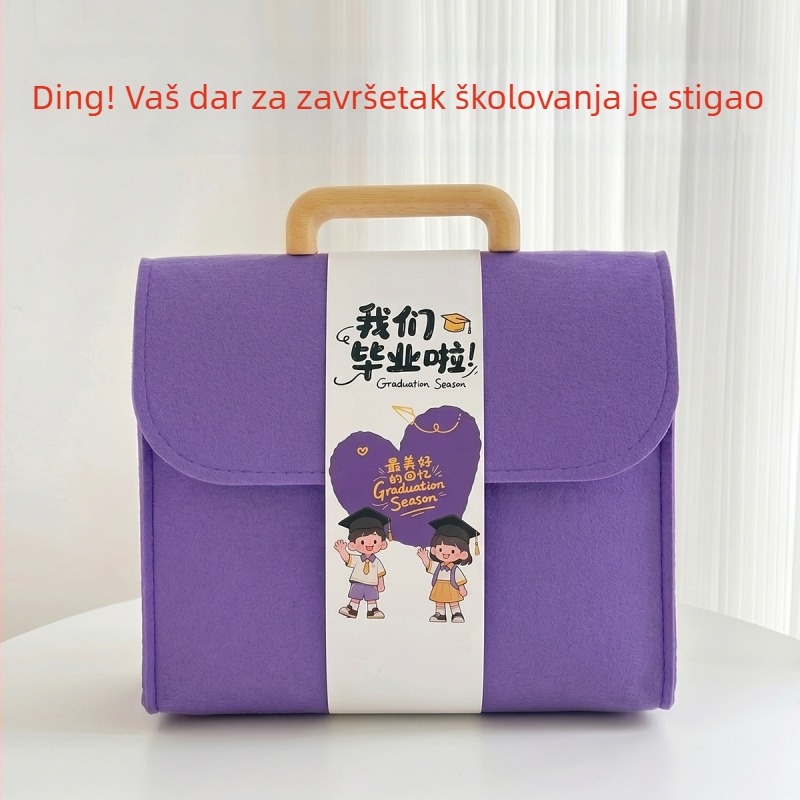 Zelena filc torbica za sjećanje na završetak vrtića, namijenjena dijeljenju među razredima osnovne i srednje škole, dimenzije približno 25 cm × 10 cm × 22 cm