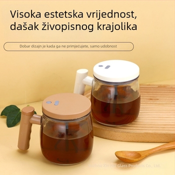 Staklena šalica s automatskim miješanjem za mlijeko u prahu i kavu
