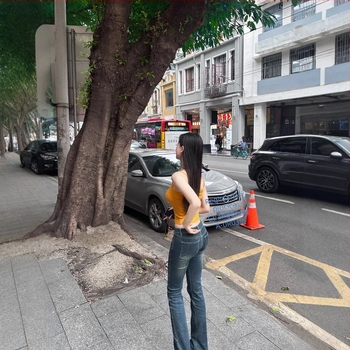 Ženske traperice s korejskim dizajnom, vintage distres, mikro-flair, niska stražnja struka, uski kroj, do poda, jesenska kolekcija