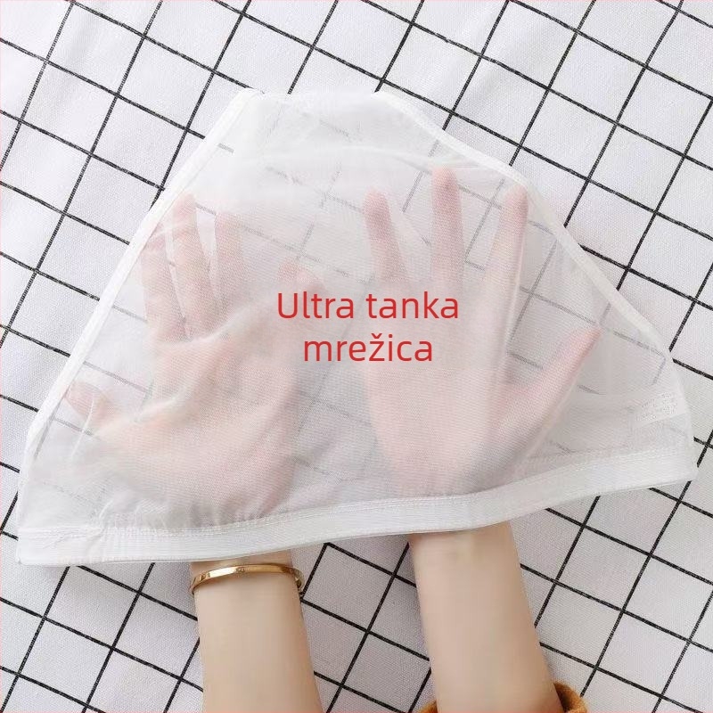 Tanko, potpuno prozirno, bezšivno muško donje rublje u jednobojnom dizajnu, prozračan i proziran.
