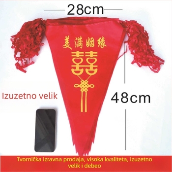 Vjenčane trokutaste zastavice s izrezanim slovima, vanjska dekoracija s malim lampionima