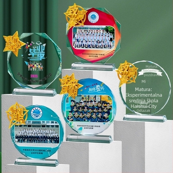 Kristalni trofej ukras za učenike: osnovna i srednja škola, vrtićne fotografije, druženja razreda, maturantsko razdoblje