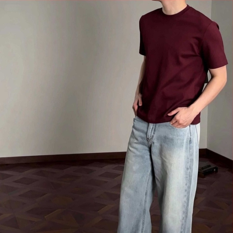 Muška majica od pamuka kratkih rukava, okrugli izrez, boxy kratka duljina, Slim-Fit kroj.