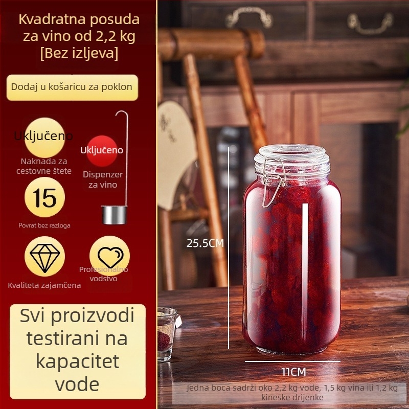 Staklene boce za fermentaciju vina, prazne boce za domaće voćno vino, zatvoreni stakleni spremnici za vino