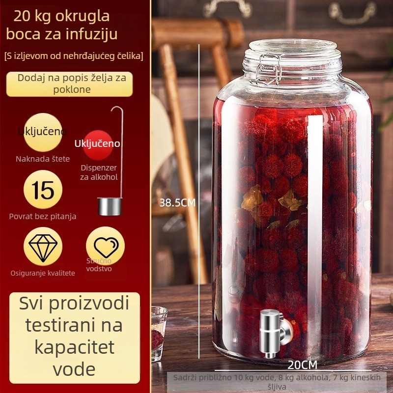 Staklene boce za fermentaciju vina, prazne boce za domaće voćno vino, zatvoreni stakleni spremnici za vino