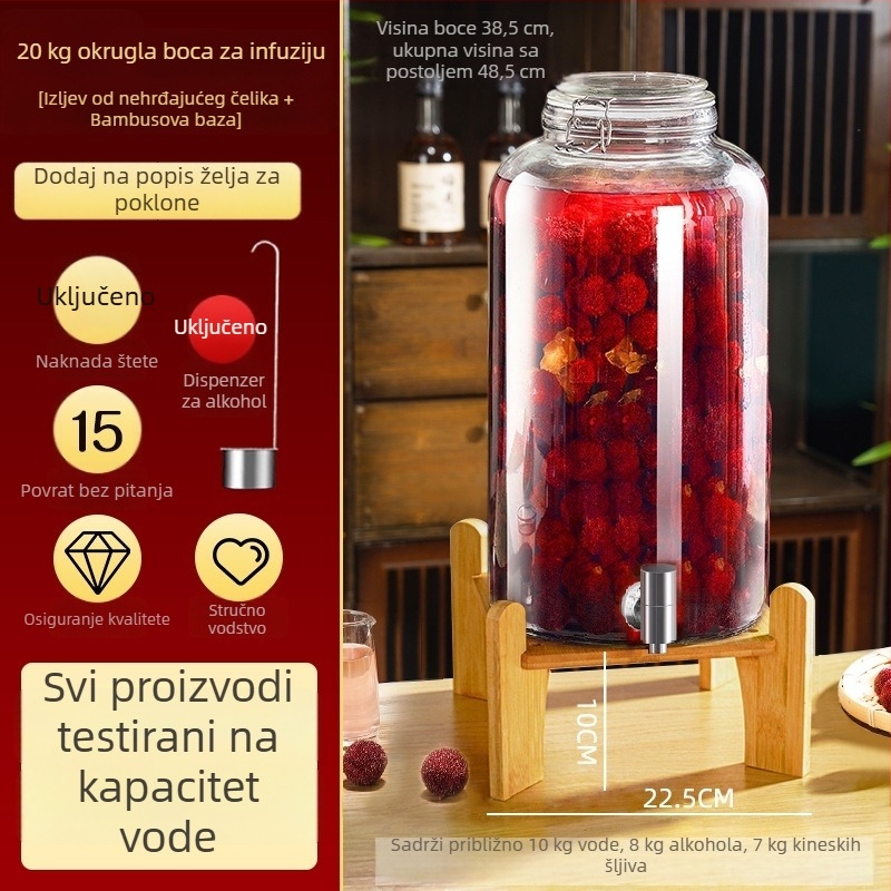 Staklene boce za fermentaciju vina, prazne boce za domaće voćno vino, zatvoreni stakleni spremnici za vino