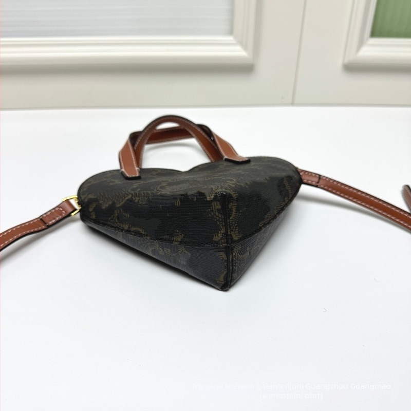 Ženska kožna crossbody torba u obliku srca, retro stil, s motivom Arc de Triomphe