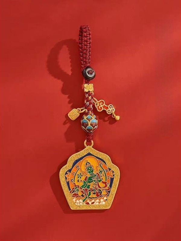 Tibetanski stil: bakreni privjesak za ključeve s Thangka motivom Zelenog Tare i Guanyin Bodhisattva za mir, s pozlaćenim završnim slojem, unisex.