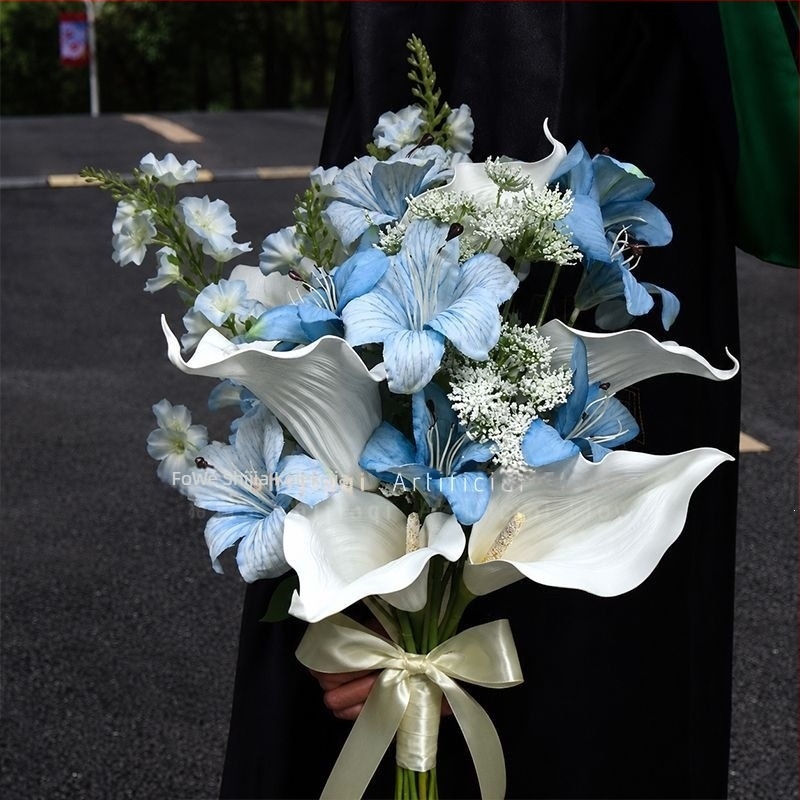 Umjetni plavi buket Calla Lily za diplomsko fotografiranje i rekvizite za vjenčanje