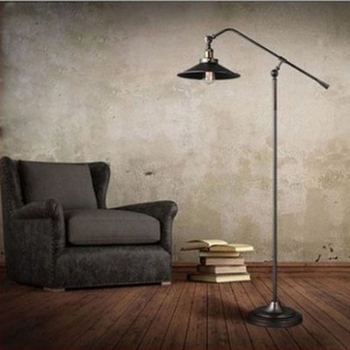 Podna lampa u industrijskom loft stilu, s dugim ramenskim krakom – retro američki dizajn za dnevnu sobu, spavaću sobu i radni prostor