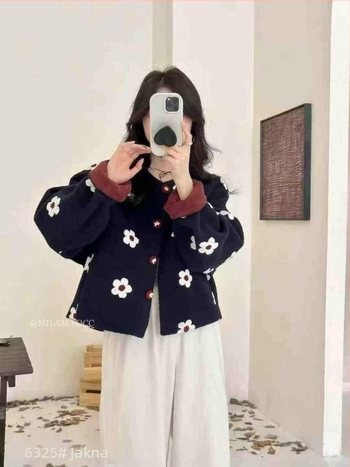 Ženski kratki sako s floralnim uzorkom, okrugli ovratnik, kopčanje u jednom redu, jesen 2025