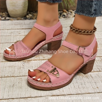 Külkereskedelmi új női plus size vastag, egyszínű szandálok