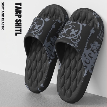 Szuper meleg papucsok férfi 2024 divatos nyári csúszásmentes vastag aljú szaggátló lépésálló érzés páros háztartási külső ruházati szandál férfiaknak