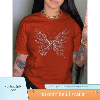 Nyári lezser póló fényes pillangómintával, 95% poliészter, 5% rugalmas kötött anyag