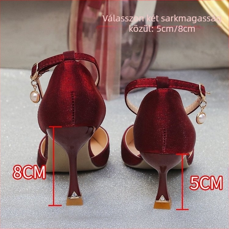 2025 tavaszi és nyári új koreai stílusú tűsarkú, sekély szájú, hegyes orrú, szatén, üreges pántos, divatos szandálok nagykereskedelemben