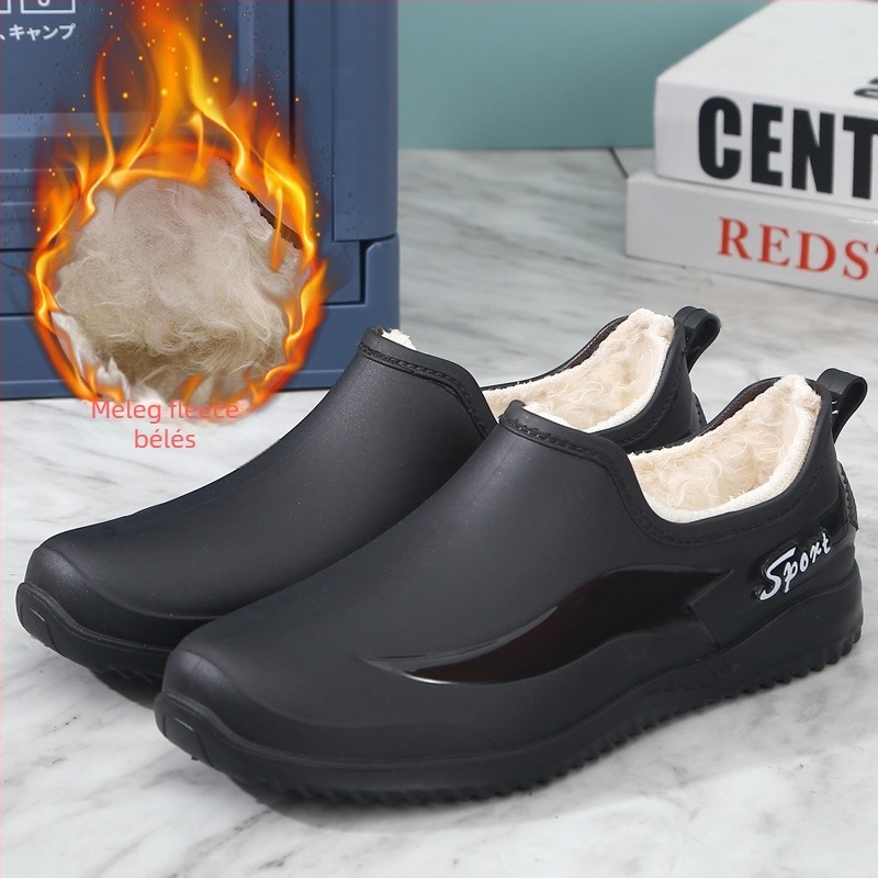 Cross-Border férfi vízicipő, új, lapos, csúszásmentes, divatos esőcsizma, koreai stílusú, vízálló, meleg, egyszínű, tavaszi és őszi férfi esőcsizma