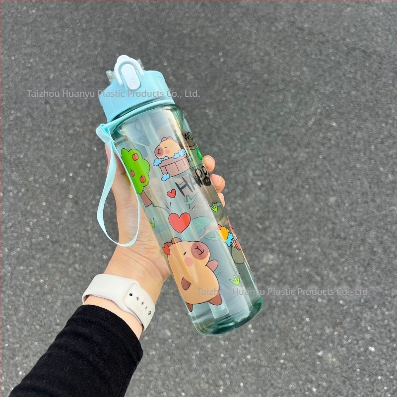 Capibala közepes pohárú, aranyos maci, szívószálas vizespohár, diák ugrálós rajzfilm sport fitneszpohár nyakpánttal