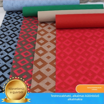 A Jacquard szőnyeg vágható, az irodai szőnyeg nem könnyen deformálódik, a szálloda lépcsői csúszásmentesek, a bevásárlóközpontban vastagabb, teljes szőnyeg található.