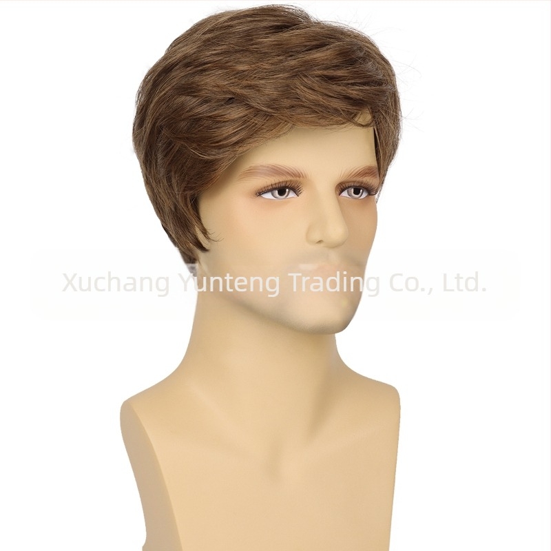 Európai és amerikai határokon átnyúló férfi paróka ferde frufruval, rövid kémiai szálas, magas hőmérsékletű selyem fejfedővel, férfi paróka