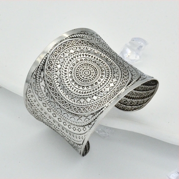 Külkereskedelmi, határokon átnyúló, Amazon nagykereskedelmi retro arany és ezüst fém nyitott karkötő, eltúlzott, személyre szabott, kifutós előadásékszer