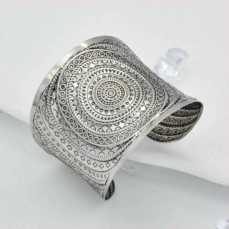 Külkereskedelmi, határokon átnyúló, Amazon nagykereskedelmi retro arany és ezüst fém nyitott karkötő, eltúlzott, személyre szabott, kifutós előadásékszer