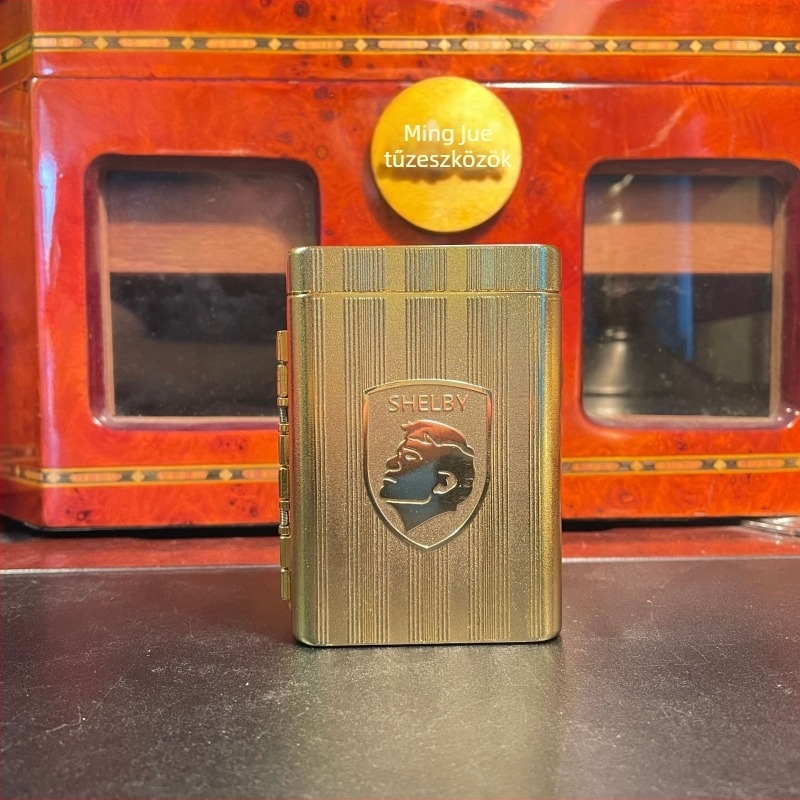 Az MG új Harland cigarettatartója, a Bloody Cigarette Gangster, durva 16-os fém oldallal, három nyitott gyári outletben